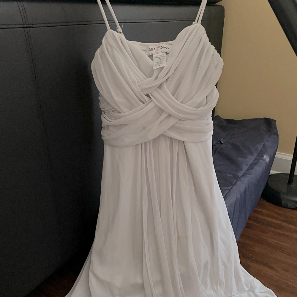 Stitch between chiffon white strap dress